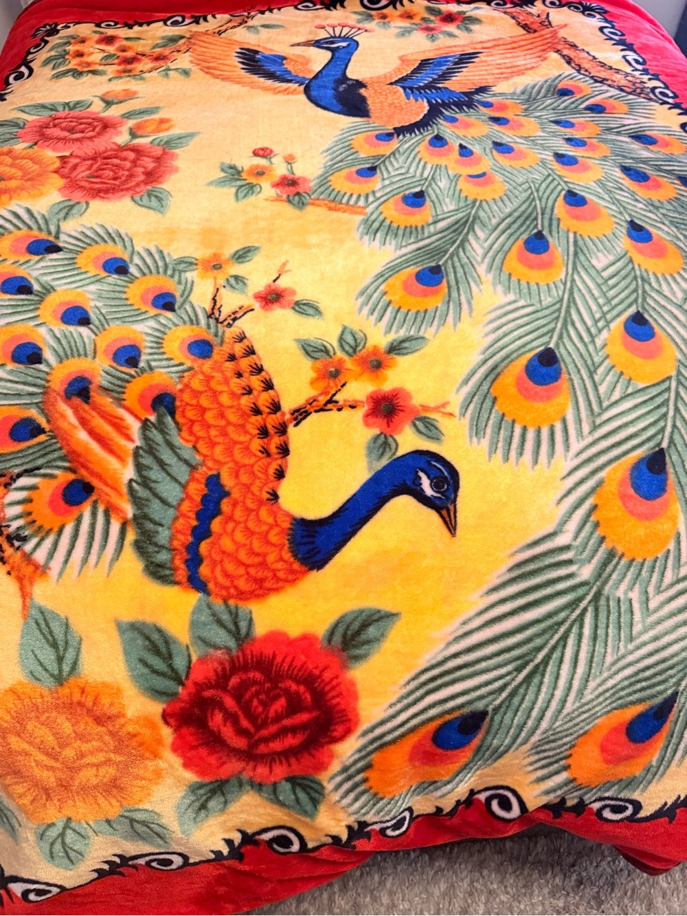 Vibrant Peacock Print Plush Throw - Yellow & Blue